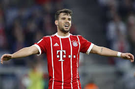 Paris Saint-Germain unterzeichnet Bernat